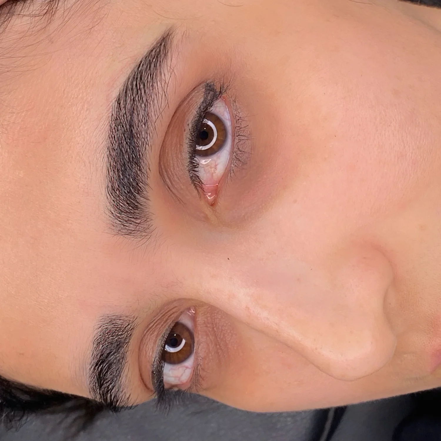 نمونه کار و خدمات ابرو سحر گلزایی